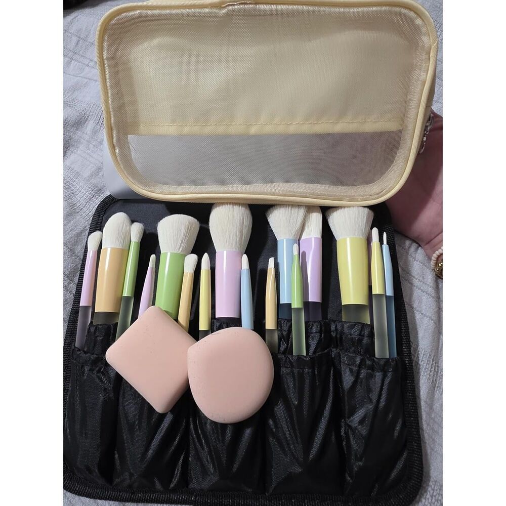 18-Pieces Multi-Color Travel-Friendly Brushes & Sponges With Storage Bag